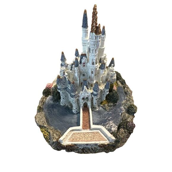 Rare Retired Walt Disney Sculpted Cinderella Castle Autographed - Picture 1 of 6